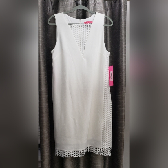 Betsey Johnson Crepe Shift Dress NEW Sz 12 with lace detail - Picture 1 of 8
